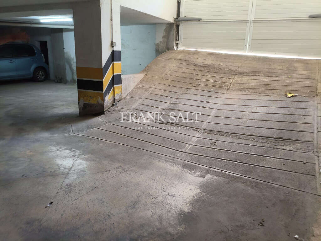 Sliema, 3 Bedrooms Bedrooms, ,2 BathroomsBathrooms,For Sale,FRSA-922192