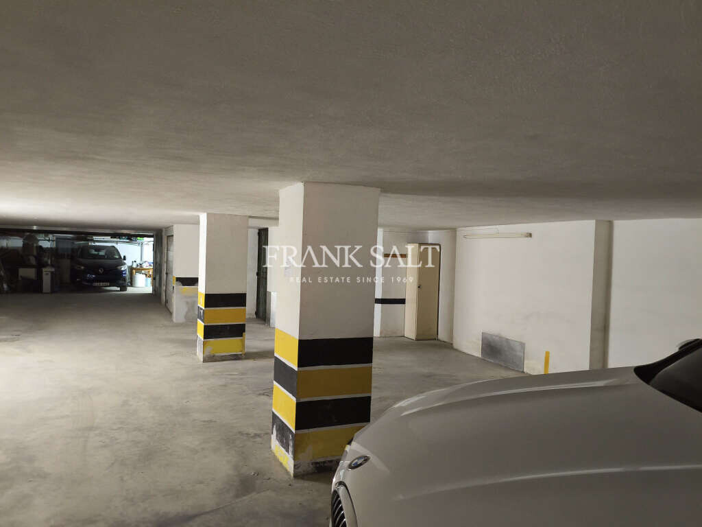 Sliema, 3 Bedrooms Bedrooms, ,2 BathroomsBathrooms,For Sale,FRSA-922192