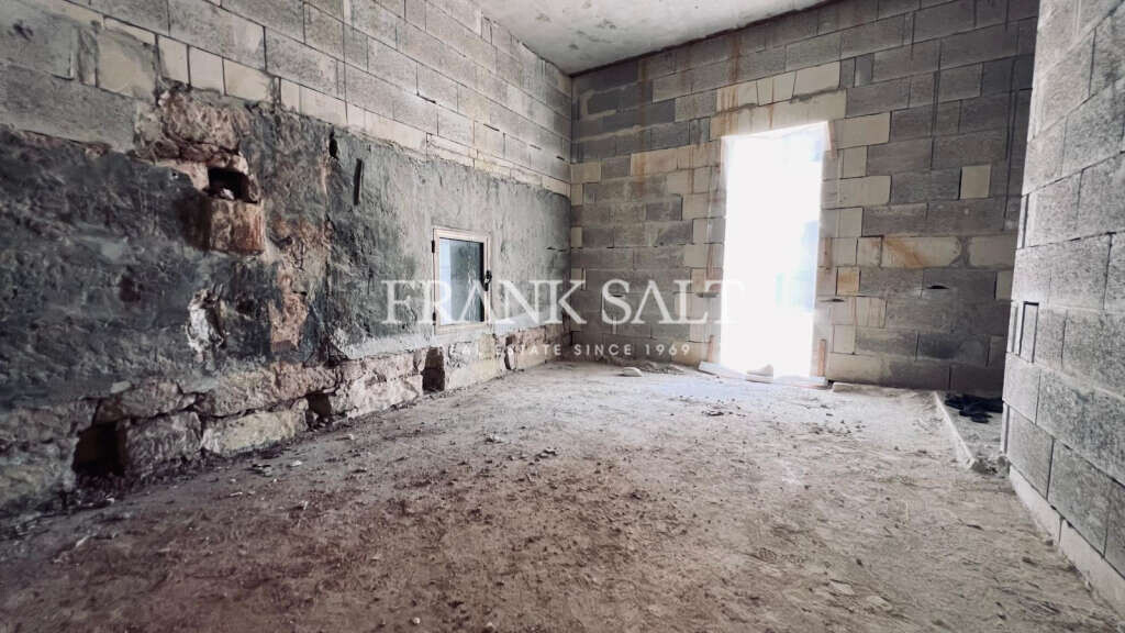 Mellieha, 3 Bedrooms Bedrooms, ,1 BathroomBathrooms,For Sale,FRSA-922217