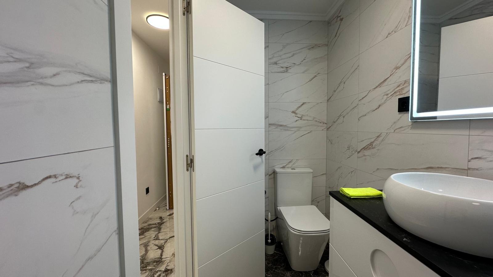 3 Bed, 1 Bath, ApartmentFor Sale, Torrevieja, Alicante