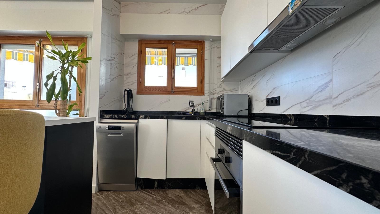 2 Bed, 1 Bath, ApartmentFor Sale, Torrevieja, Alicante