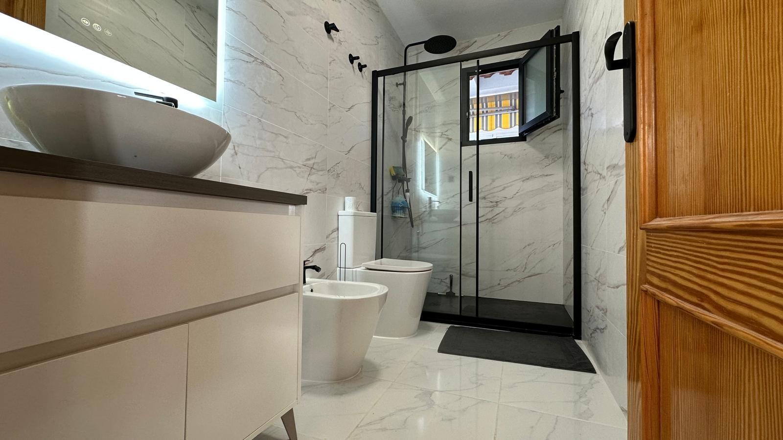 2 Bed, 1 Bath, ApartmentFor Sale, Torrevieja, Alicante