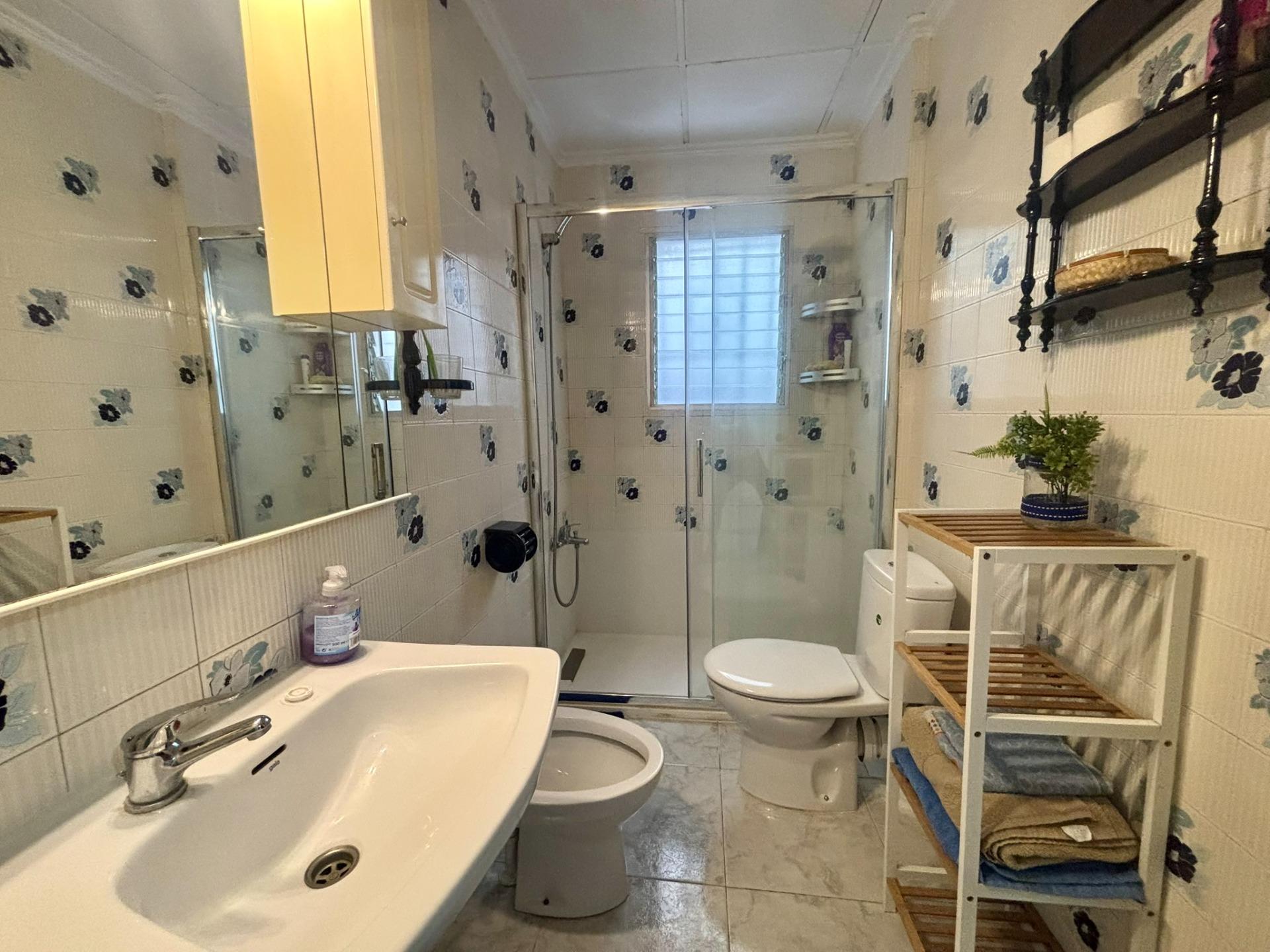 2 Bed, 1 Bath, ApartmentFor Sale, Torrevieja, Alicante