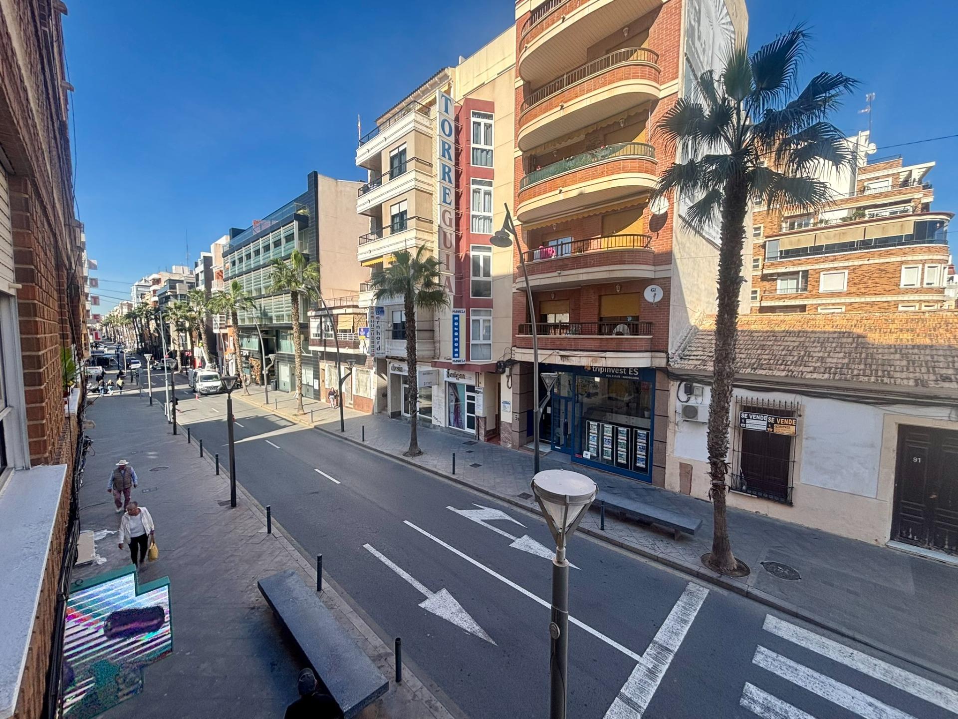 2 Bed, 1 Bath, ApartmentFor Sale, Torrevieja, Alicante