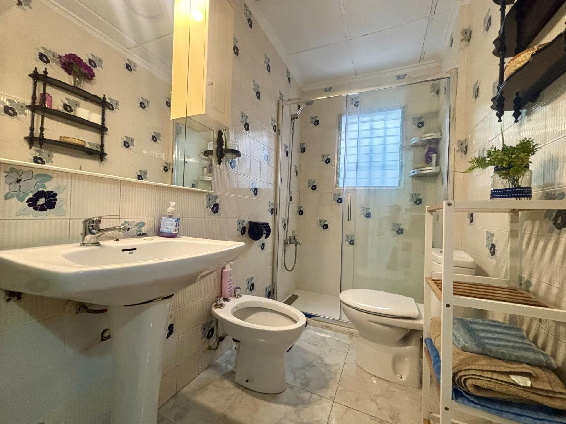 2 Bed, 1 Bath, ApartmentFor Sale, Torrevieja, Alicante