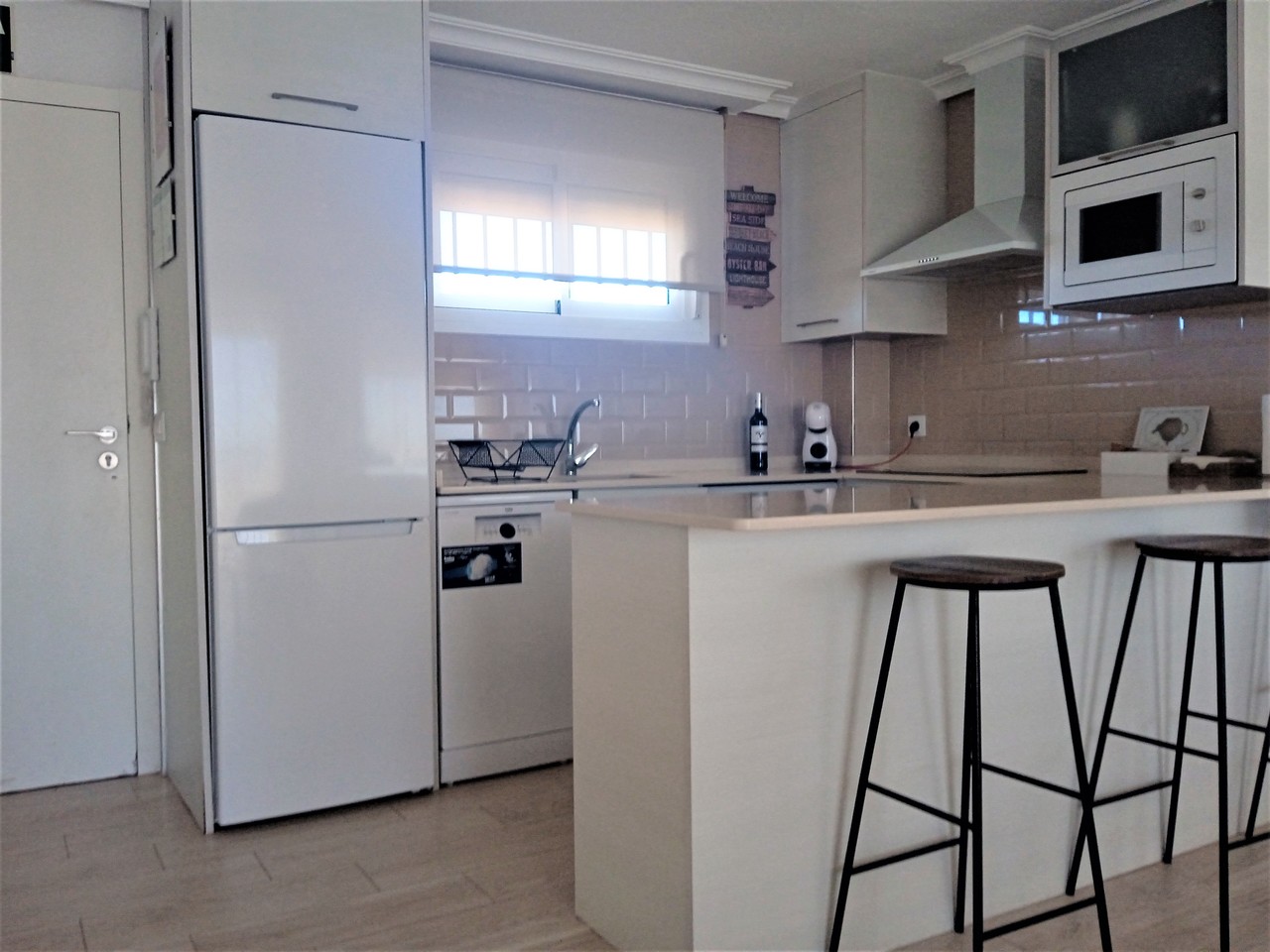 3 Bed, 2 Bath, ApartmentFor Sale, Mil Palmeras, Alicante