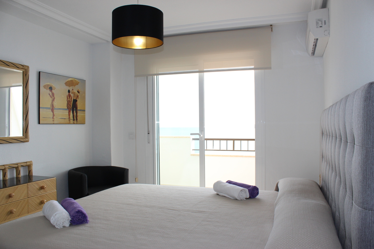 3 Bed, 2 Bath, ApartmentFor Sale, Mil Palmeras, Alicante