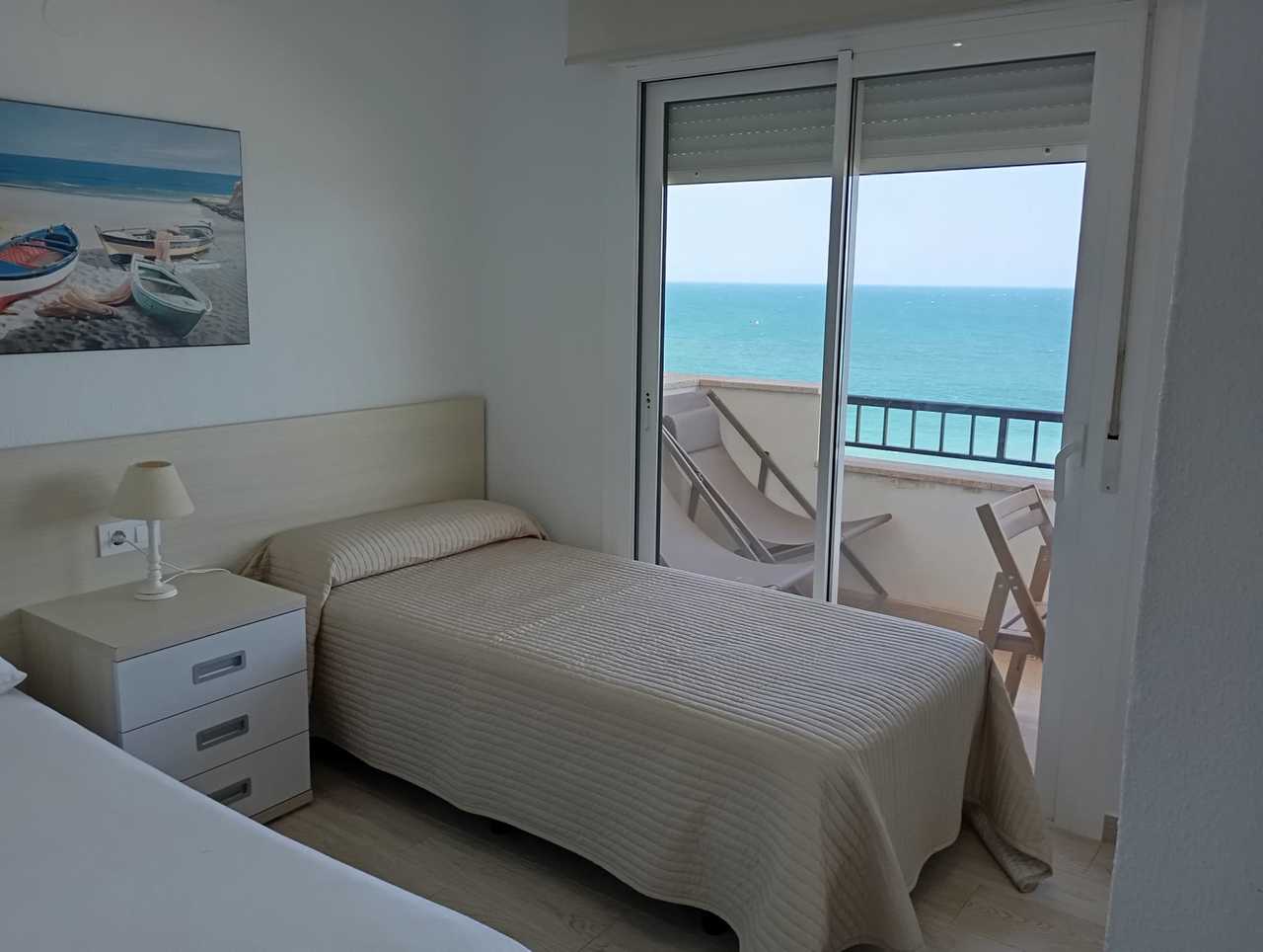 3 Bed, 2 Bath, ApartmentFor Sale, Mil Palmeras, Alicante