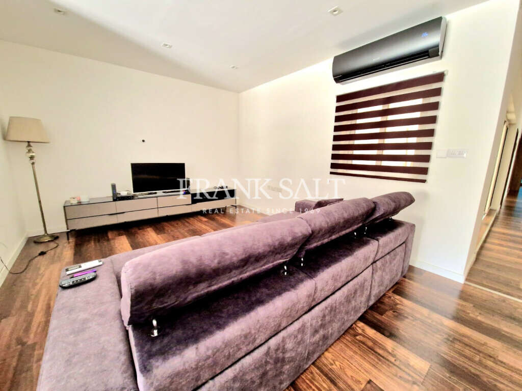 Marsascala, 3 Bedrooms Bedrooms, ,1 BathroomBathrooms,For Sale,FRSA-922259