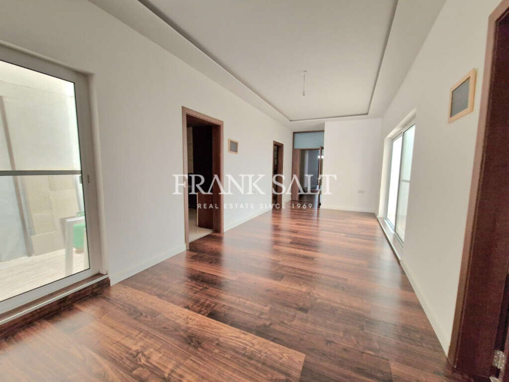 Marsascala, 3 Bedrooms Bedrooms, ,1 BathroomBathrooms,For Sale,FRSA-922259