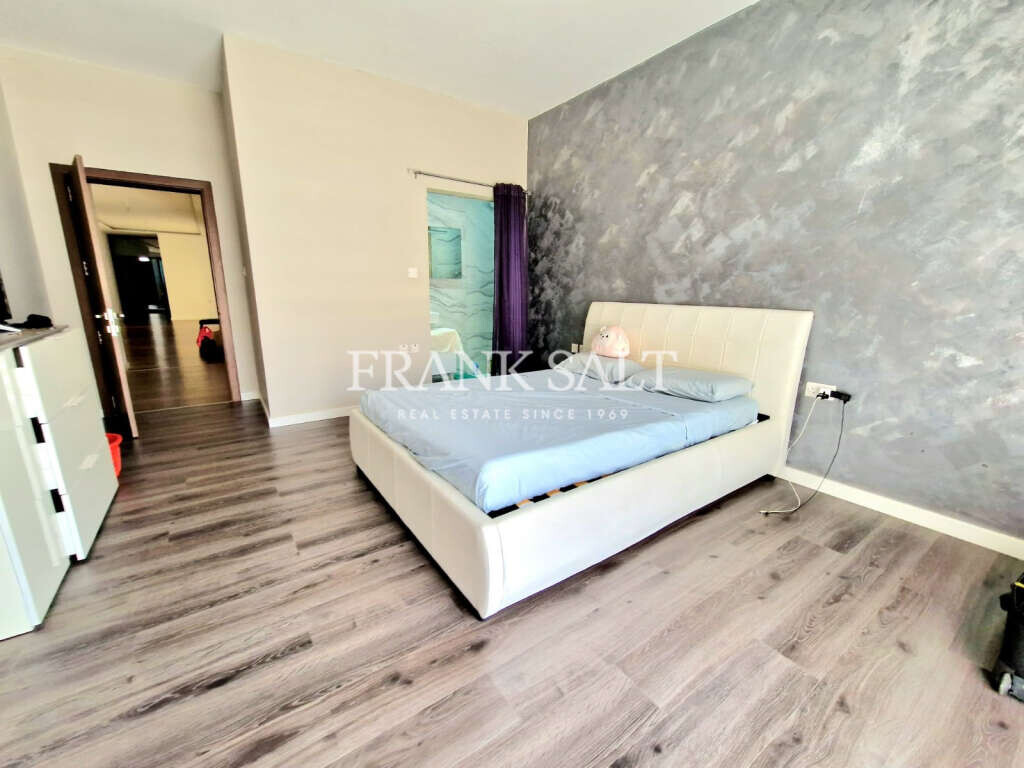 Marsascala, 3 Bedrooms Bedrooms, ,1 BathroomBathrooms,For Sale,FRSA-922259