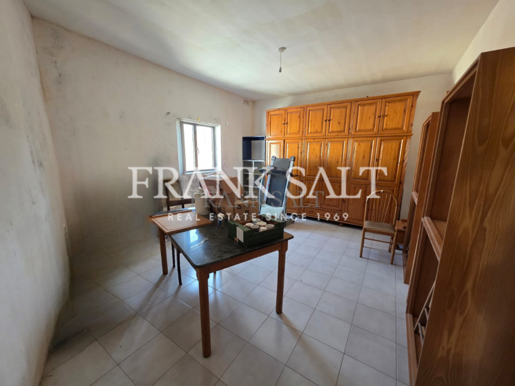 Mosta, 3 Bedrooms Bedrooms, ,1 BathroomBathrooms,For Sale,FRSA-922226