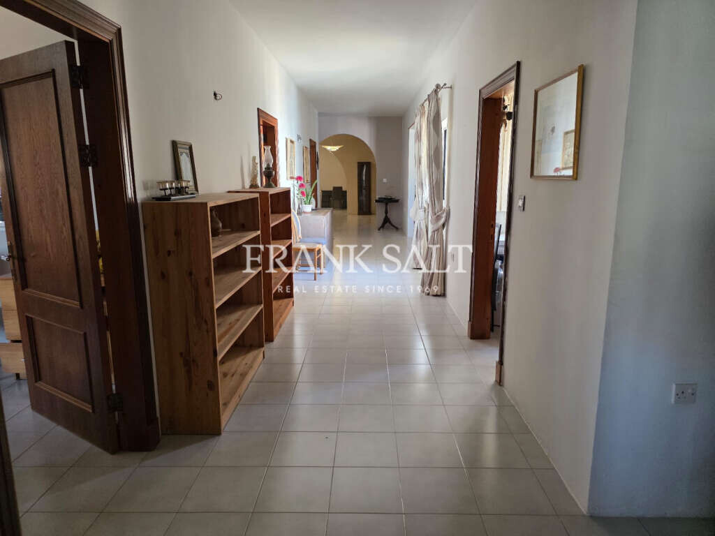 Mosta, 3 Bedrooms Bedrooms, ,1 BathroomBathrooms,For Sale,FRSA-922226