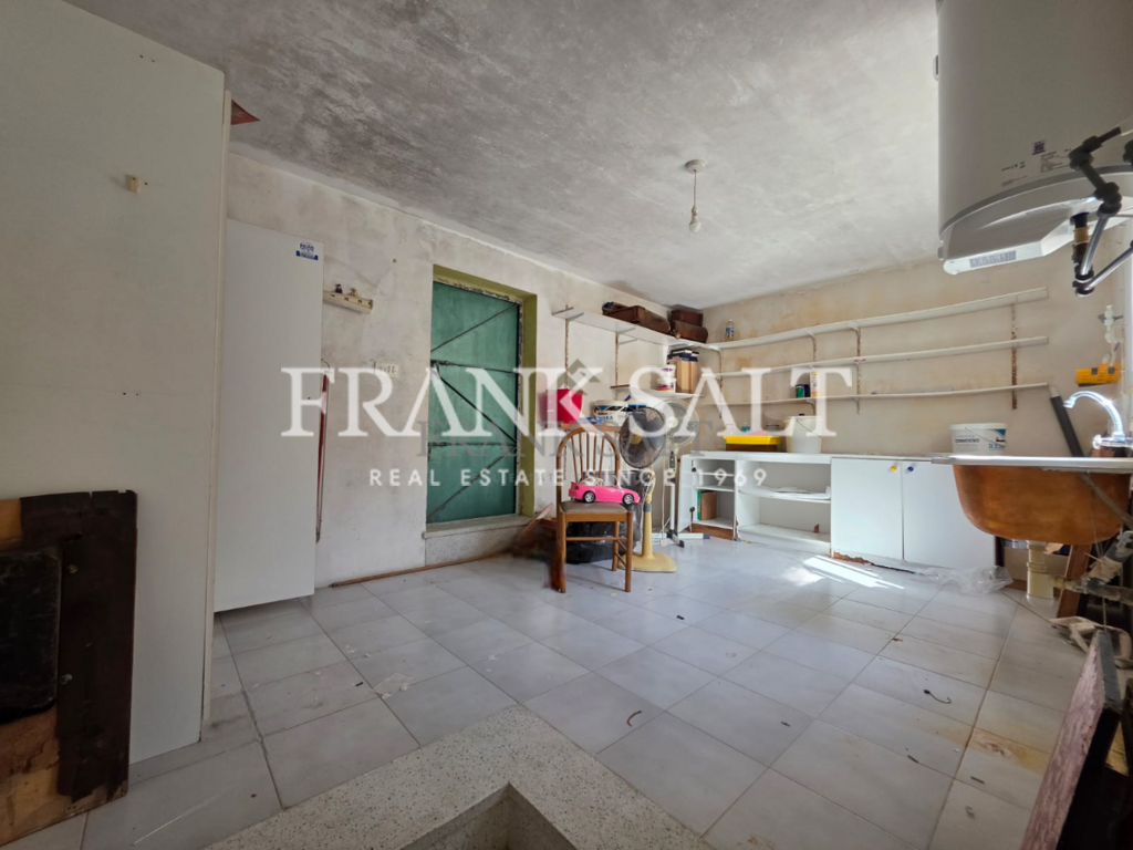 Mosta, 3 Bedrooms Bedrooms, ,1 BathroomBathrooms,For Sale,FRSA-922226