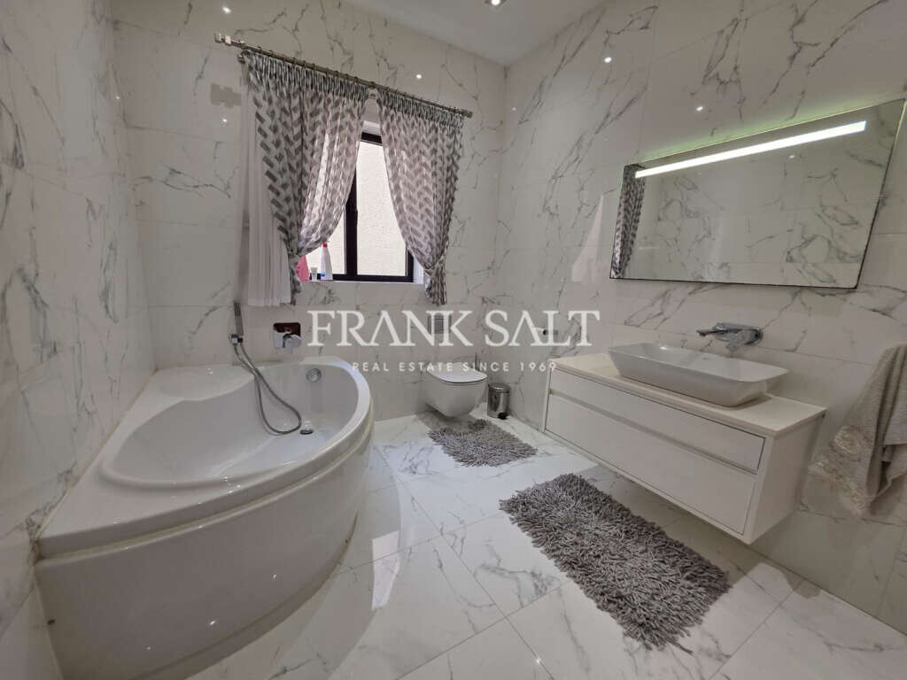 Mosta, 3 Bedrooms Bedrooms, ,1 BathroomBathrooms,For Sale,FRSA-922226