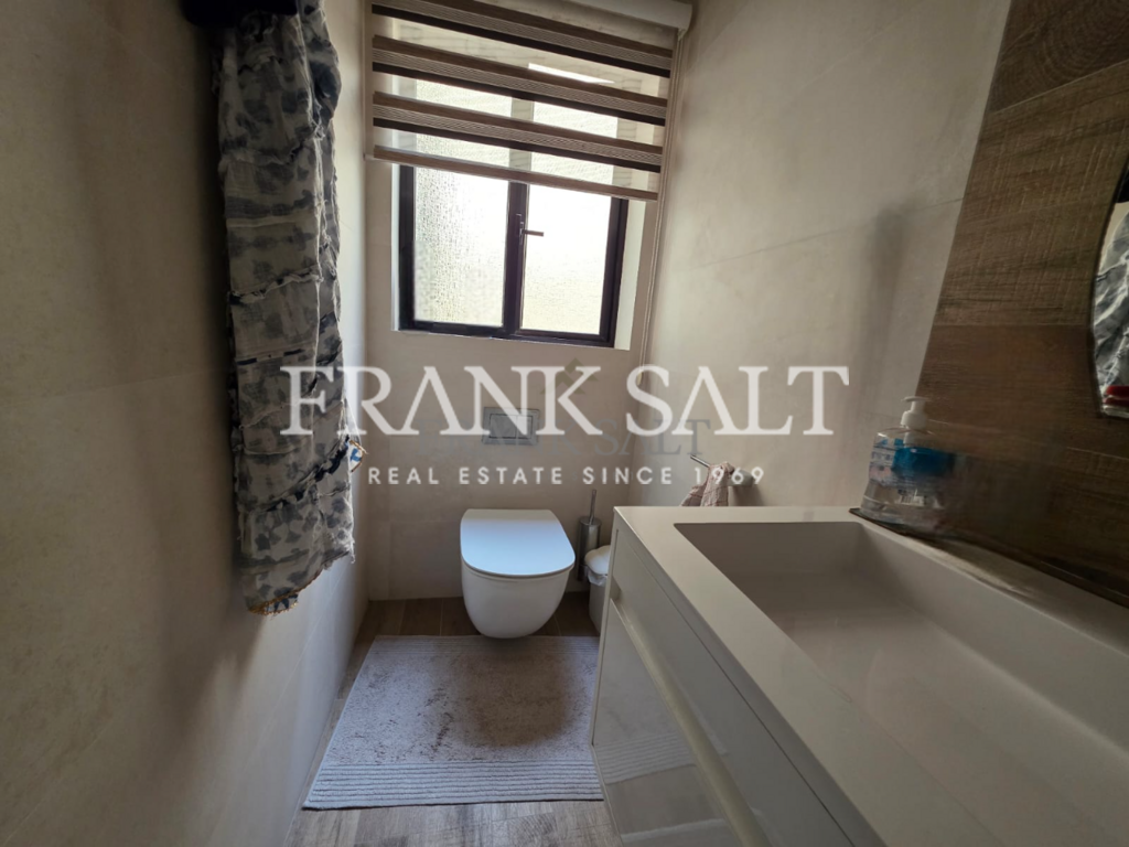 Mosta, 3 Bedrooms Bedrooms, ,1 BathroomBathrooms,For Sale,FRSA-922226