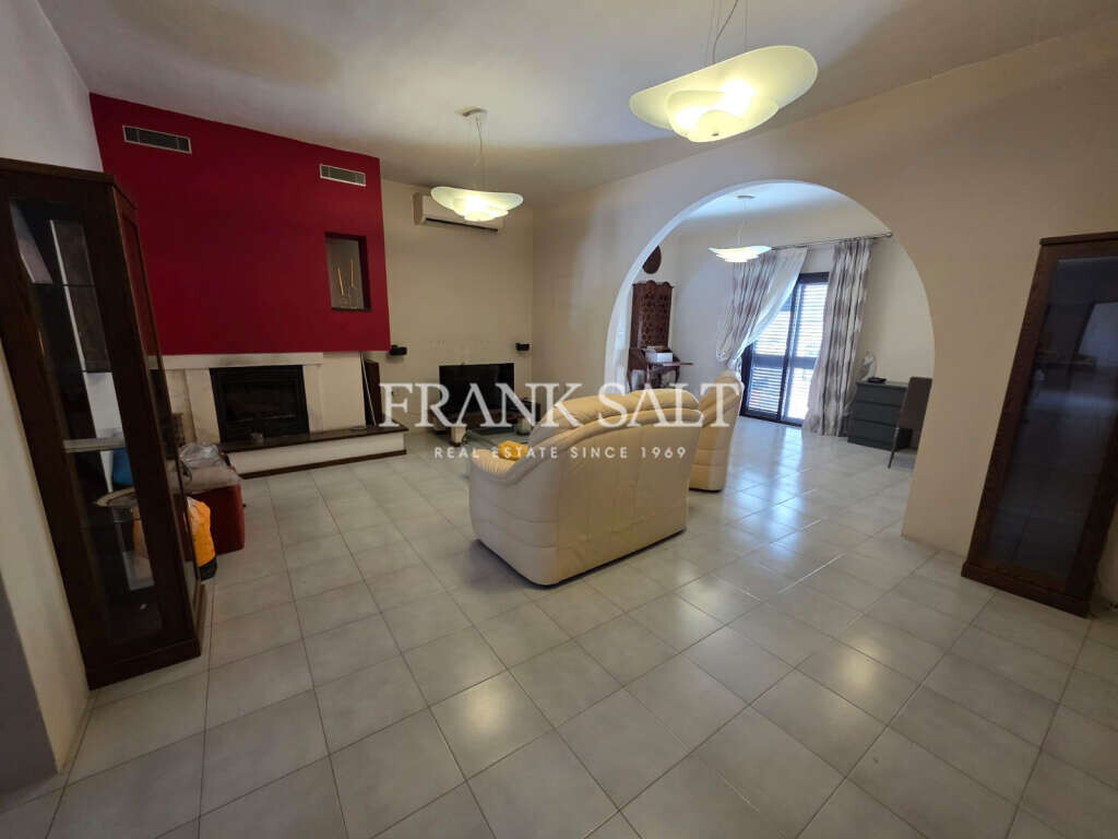 Mosta, 3 Bedrooms Bedrooms, ,1 BathroomBathrooms,For Sale,FRSA-922226