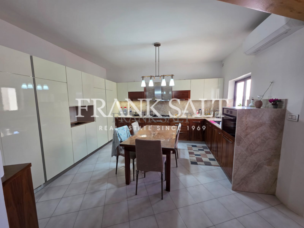 Mosta, 3 Bedrooms Bedrooms, ,1 BathroomBathrooms,For Sale,FRSA-922226