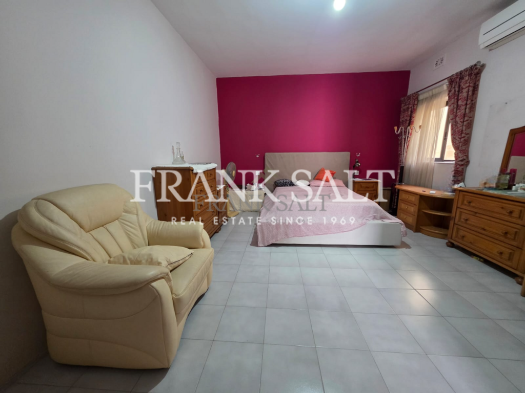 Mosta, 3 Bedrooms Bedrooms, ,1 BathroomBathrooms,For Sale,FRSA-922226
