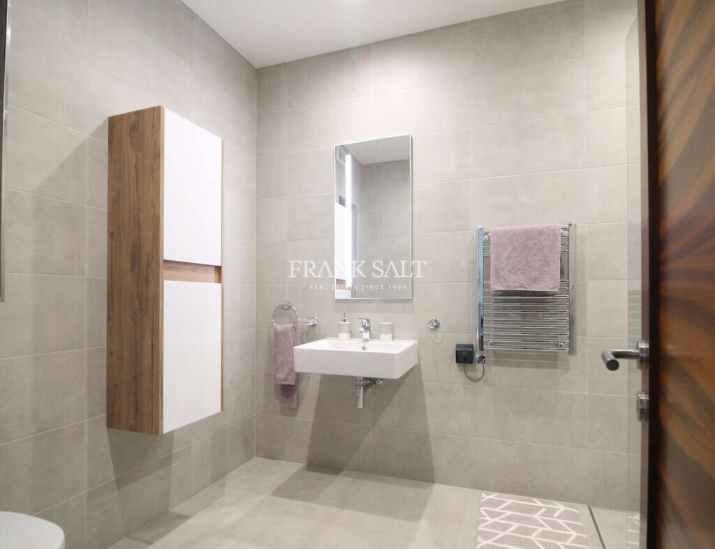 Pender Gardens, 1 Bedroom Bedrooms, ,For Sale,FRSA-046375