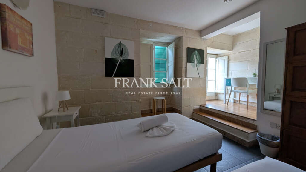 Valletta, 2 Bedrooms Bedrooms, ,For Sale,FRSA-922106