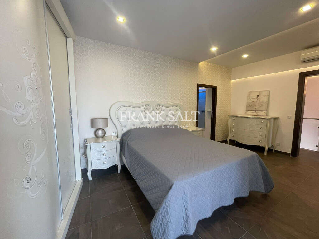 Pender Gardens, 3 Bedrooms Bedrooms, ,3 BathroomsBathrooms,For Sale,FRSA-922104