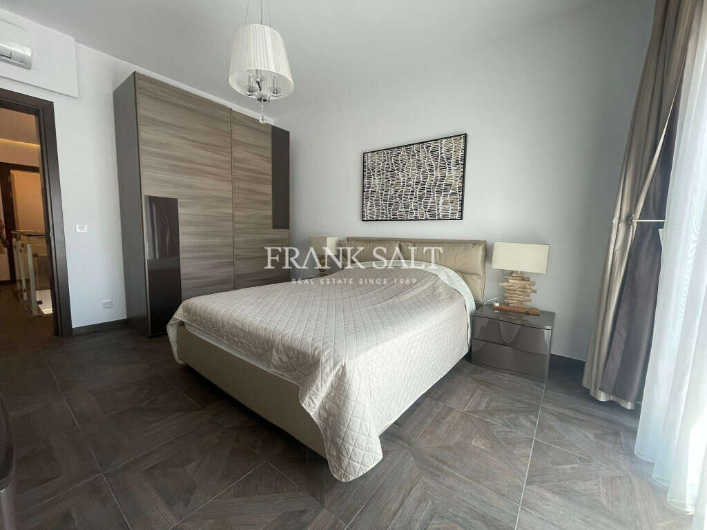 Pender Gardens, 3 Bedrooms Bedrooms, ,3 BathroomsBathrooms,For Sale,FRSA-922104