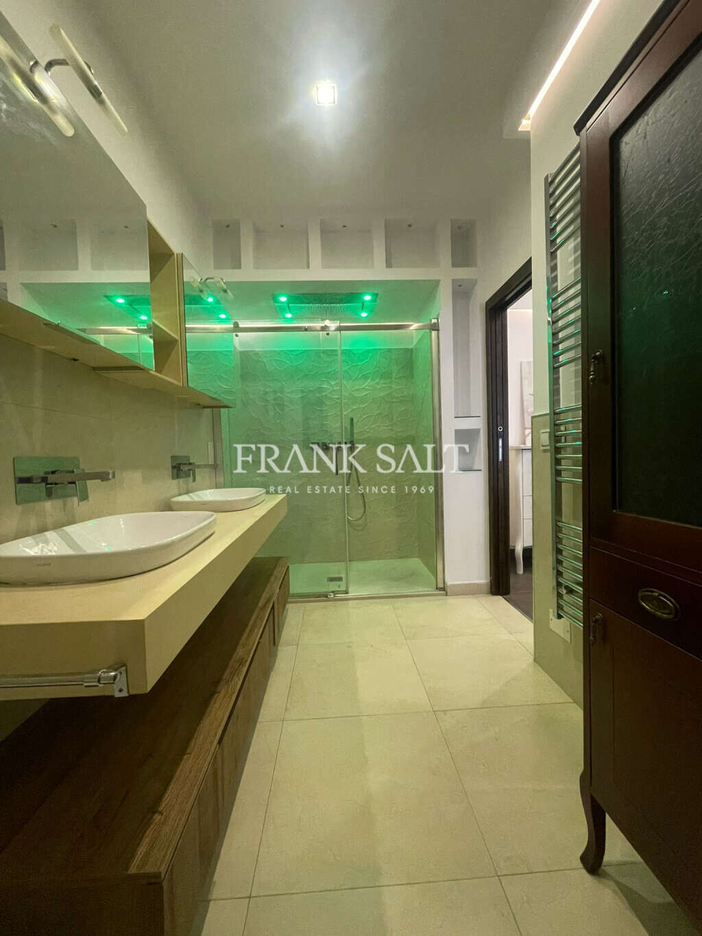 Pender Gardens, 3 Bedrooms Bedrooms, ,3 BathroomsBathrooms,For Sale,FRSA-922104