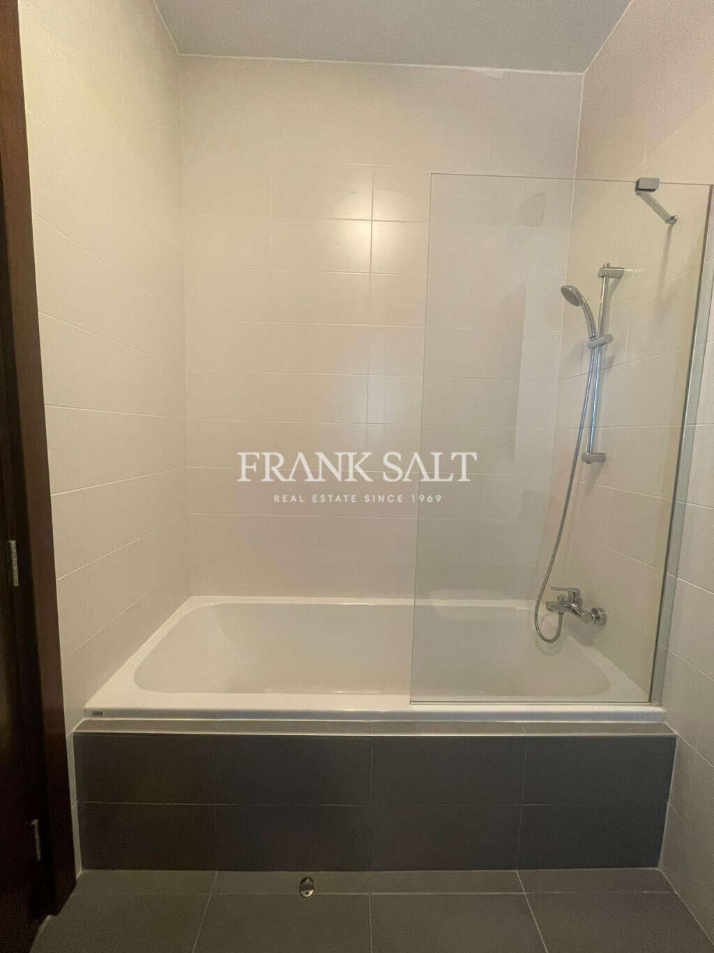 Pender Gardens, 3 Bedrooms Bedrooms, ,3 BathroomsBathrooms,For Sale,FRSA-922104