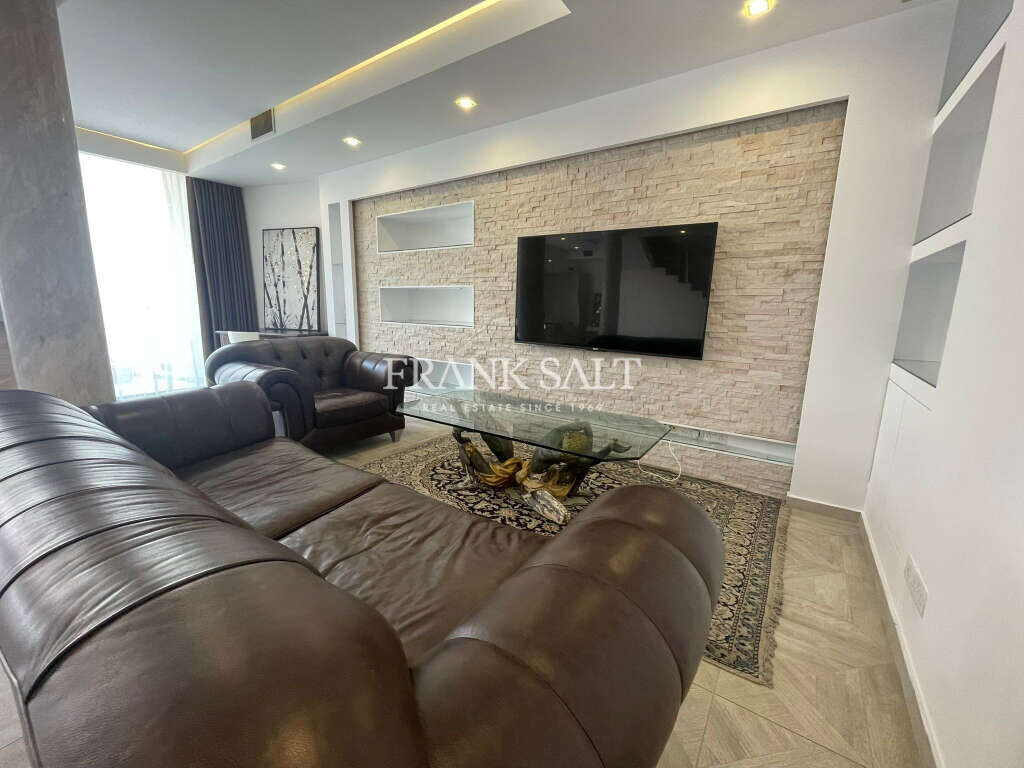 Pender Gardens, 3 Bedrooms Bedrooms, ,3 BathroomsBathrooms,For Sale,FRSA-922104