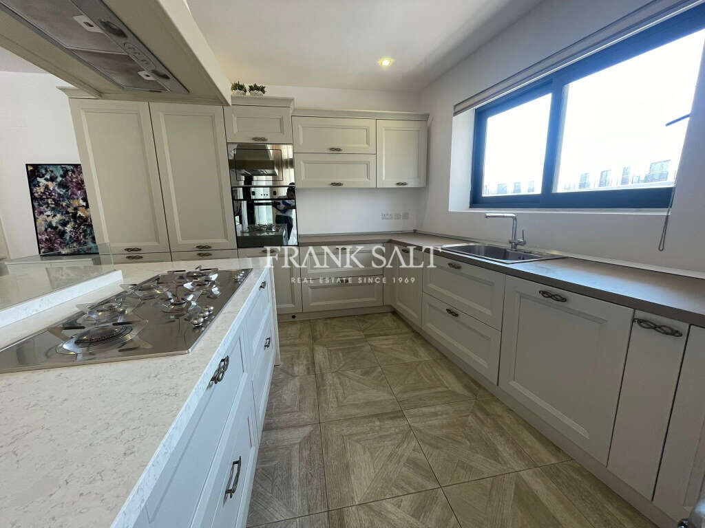 Pender Gardens, 3 Bedrooms Bedrooms, ,3 BathroomsBathrooms,For Sale,FRSA-922104