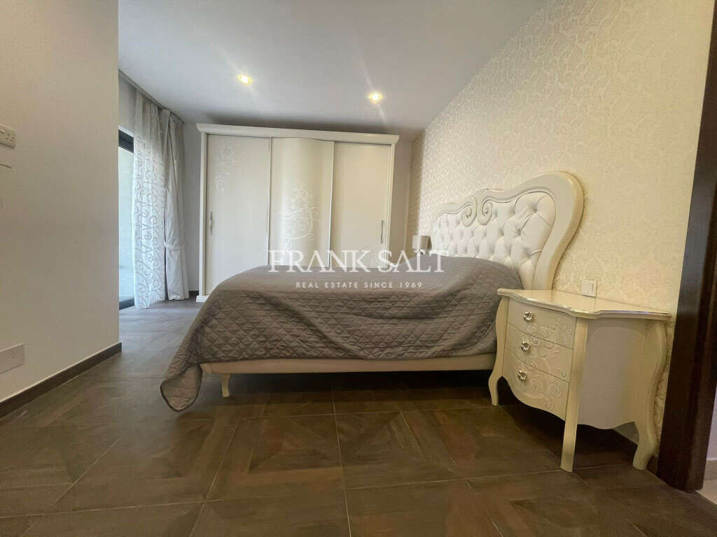 Pender Gardens, 3 Bedrooms Bedrooms, ,3 BathroomsBathrooms,For Sale,FRSA-922104