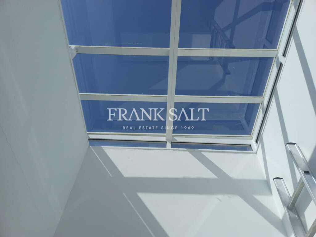 Manikata, 4 Bedrooms Bedrooms, ,1 BathroomBathrooms,For Sale,FRSA-509481