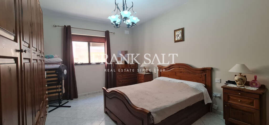 Manikata, 4 Bedrooms Bedrooms, ,1 BathroomBathrooms,For Sale,FRSA-509481