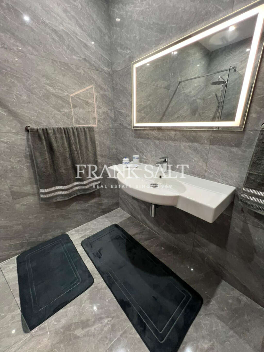 Luqa, 3 Bedrooms Bedrooms, ,For Sale,FRSA-419472