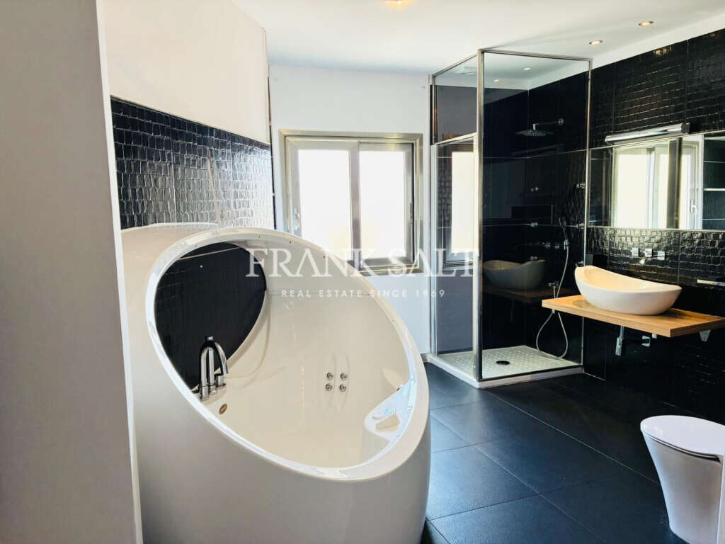 Swieqi, 3 Bedrooms Bedrooms, ,1 BathroomBathrooms,For Sale,FRSA-921877