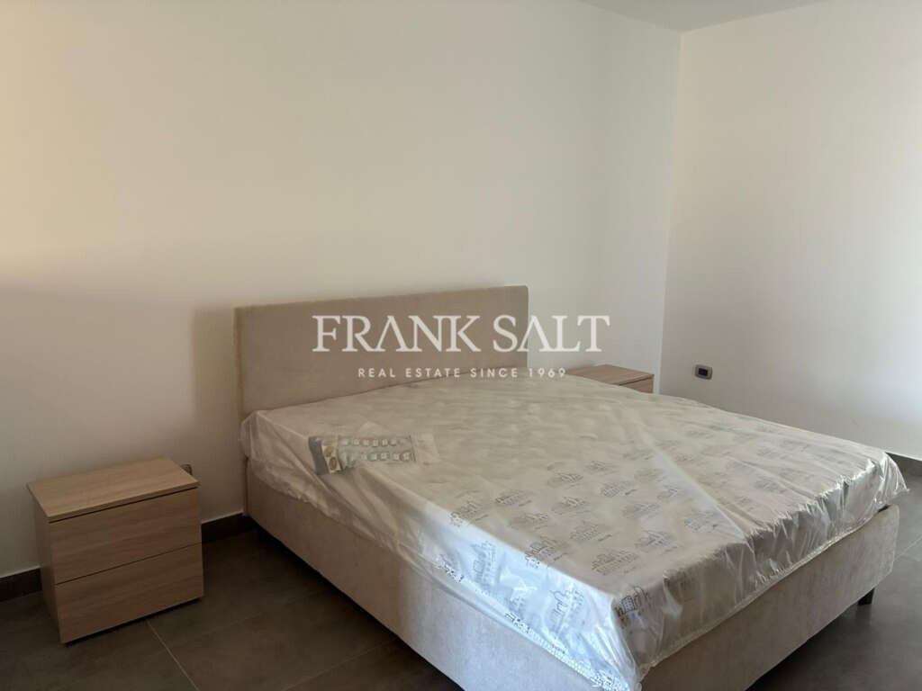 Swieqi, 3 Bedrooms Bedrooms, ,1 BathroomBathrooms,For Sale,FRSA-921877