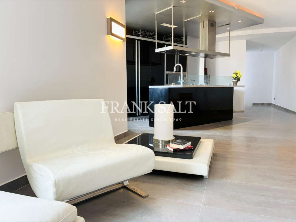 Swieqi, 3 Bedrooms Bedrooms, ,1 BathroomBathrooms,For Sale,FRSA-921877