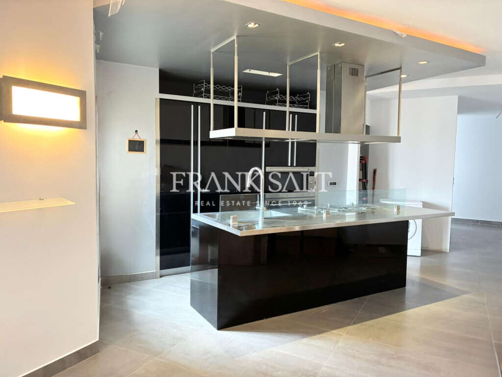 Swieqi, 3 Bedrooms Bedrooms, ,1 BathroomBathrooms,For Sale,FRSA-921877