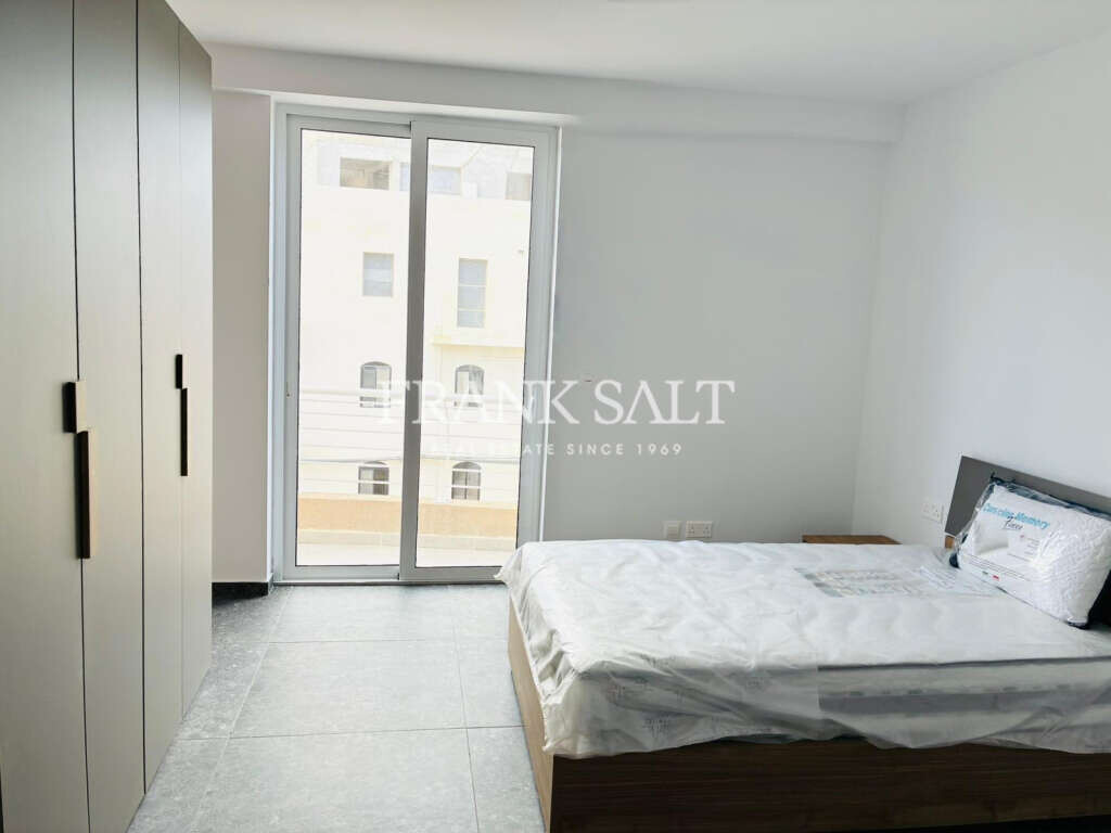 Swieqi, 3 Bedrooms Bedrooms, ,1 BathroomBathrooms,For Sale,FRSA-921877