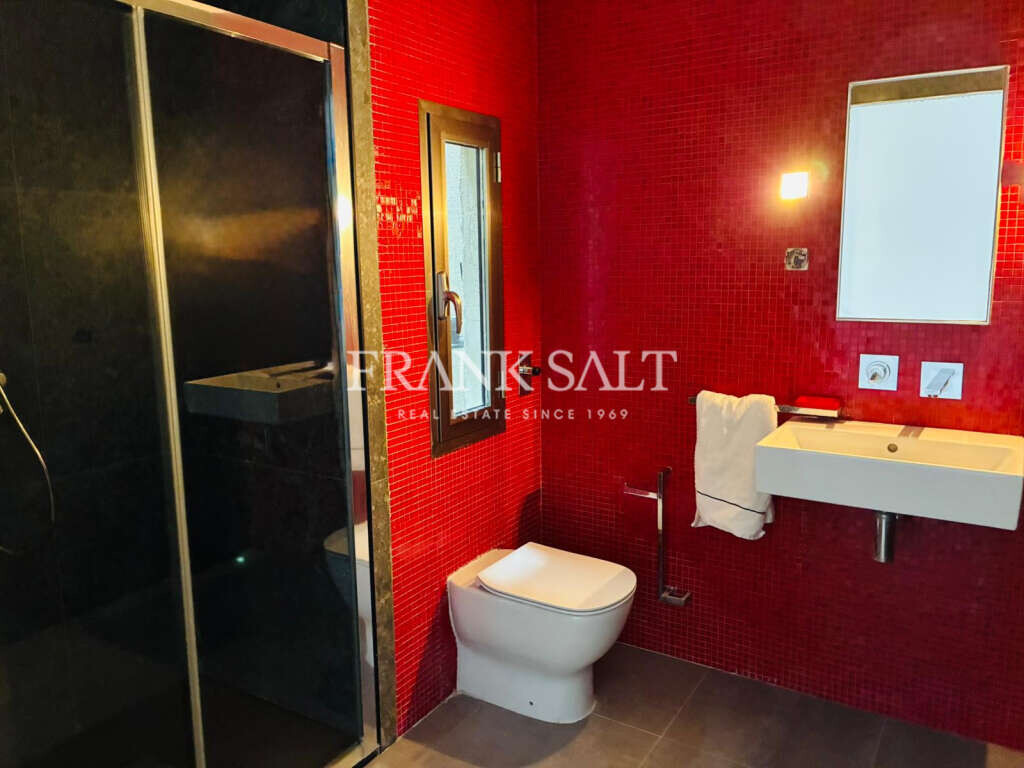 Swieqi, 3 Bedrooms Bedrooms, ,1 BathroomBathrooms,For Sale,FRSA-921877