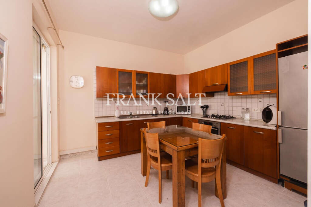 Swieqi, 2 Bedrooms Bedrooms, ,1 BathroomBathrooms,For Sale,FRSA-921945