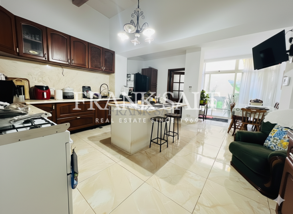 Tarxien, 3 Bedrooms Bedrooms, ,2 BathroomsBathrooms,For Sale,FRSA-921947