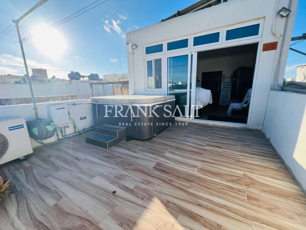 Tarxien, 3 Bedrooms Bedrooms, ,2 BathroomsBathrooms,For Sale,FRSA-921947