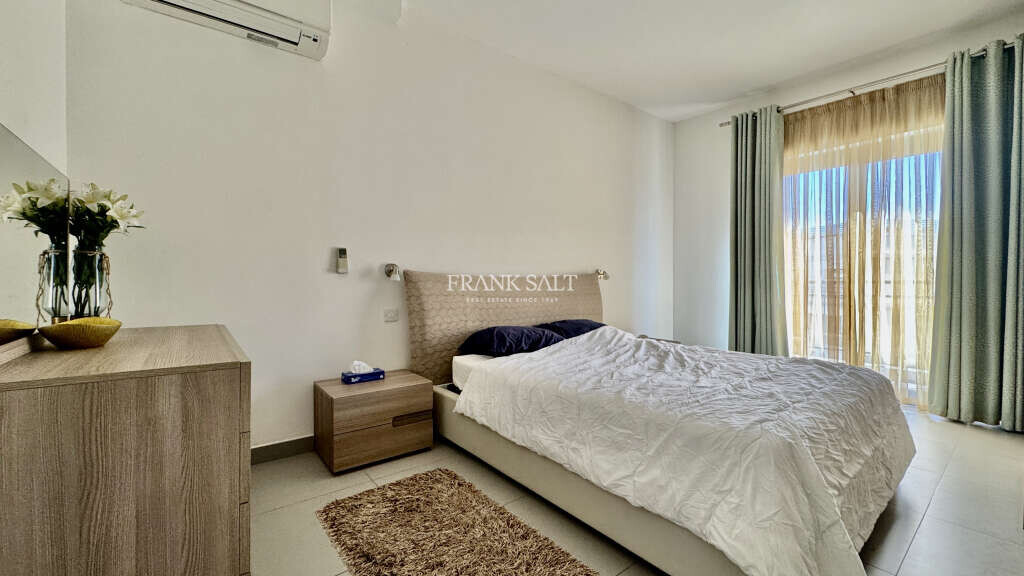 Pender Gardens, 3 Bedrooms Bedrooms, ,1 BathroomBathrooms,For Sale,FRSA-921771