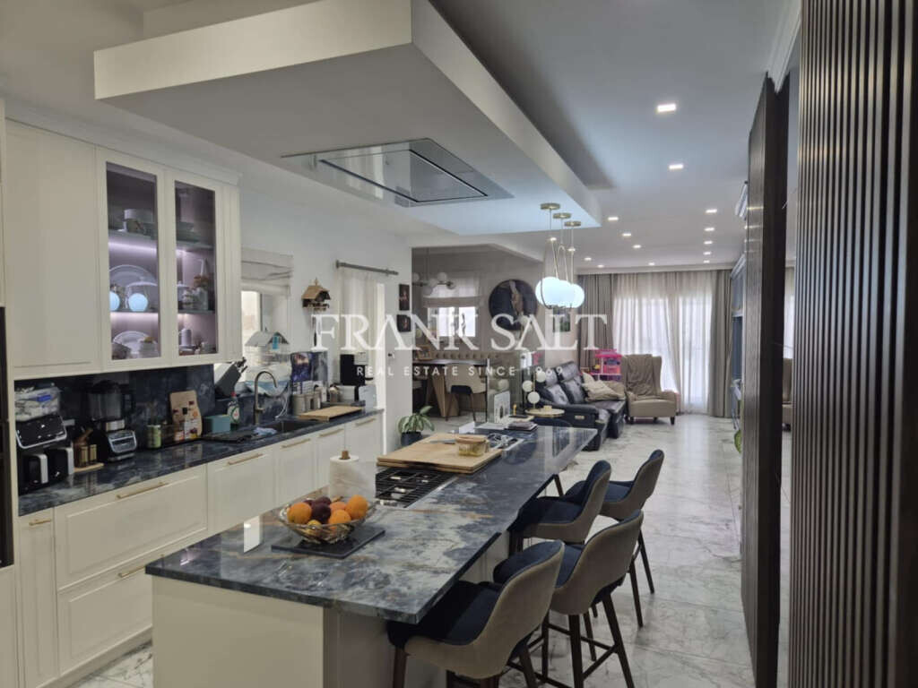 Santa Venera, 3 Bedrooms Bedrooms, ,1 BathroomBathrooms,For Sale,FRSA-921535