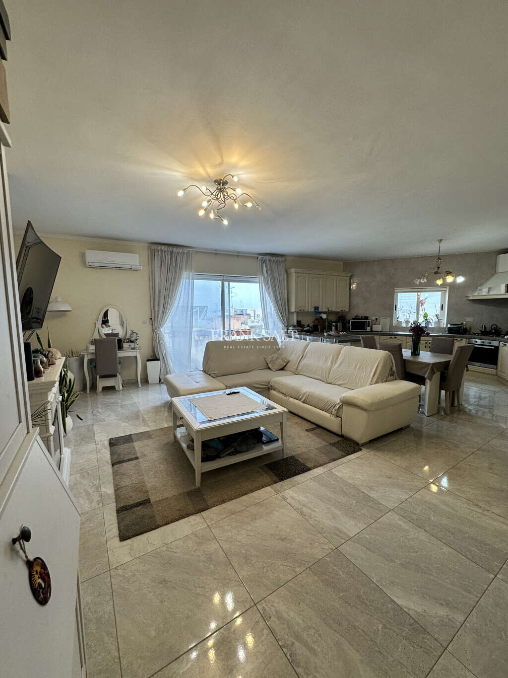 Santa Venera, 3 Bedrooms Bedrooms, ,1 BathroomBathrooms,For Sale,FRSA-921597 Santa Venera, 3 Bedrooms Bedrooms, ,1 BathroomBathrooms,For Sale,FRSA-921597