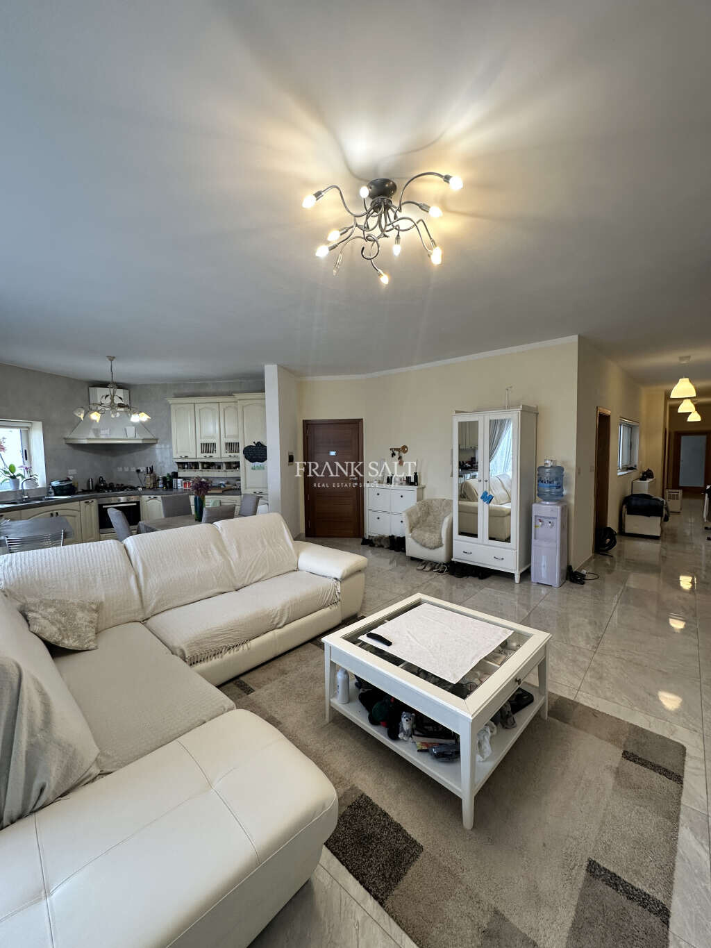 Santa Venera, 3 Bedrooms Bedrooms, ,1 BathroomBathrooms,For Sale,FRSA-921597