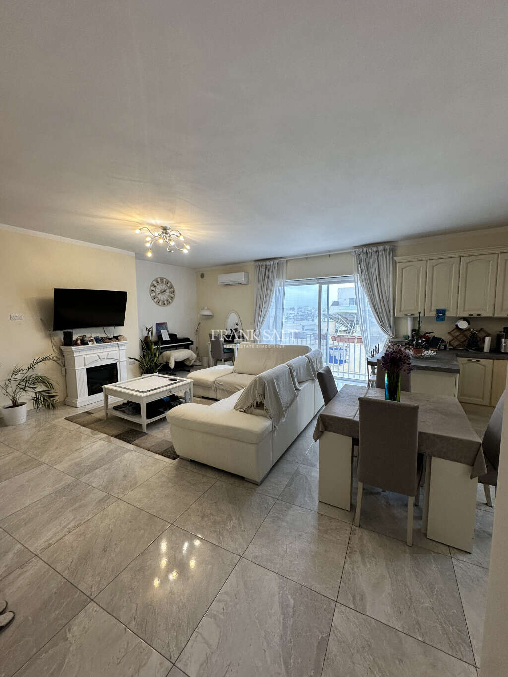 Santa Venera, 3 Bedrooms Bedrooms, ,1 BathroomBathrooms,For Sale,FRSA-921597