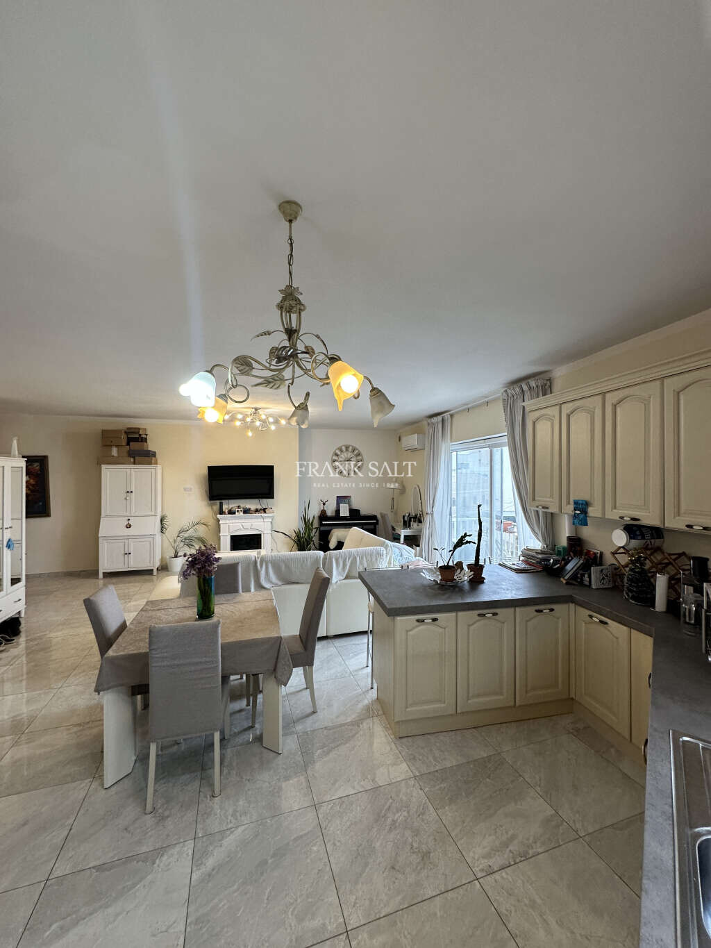 Santa Venera, 3 Bedrooms Bedrooms, ,1 BathroomBathrooms,For Sale,FRSA-921597